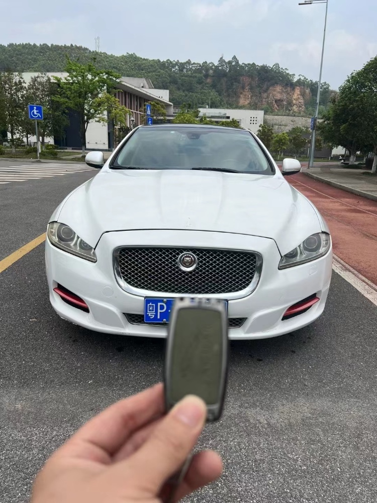 賀州13年捷豹XJL1