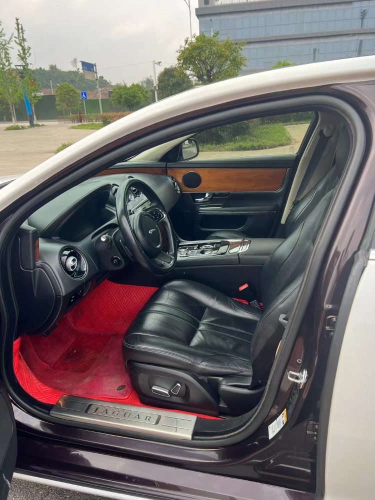 賀州13年捷豹XJL4