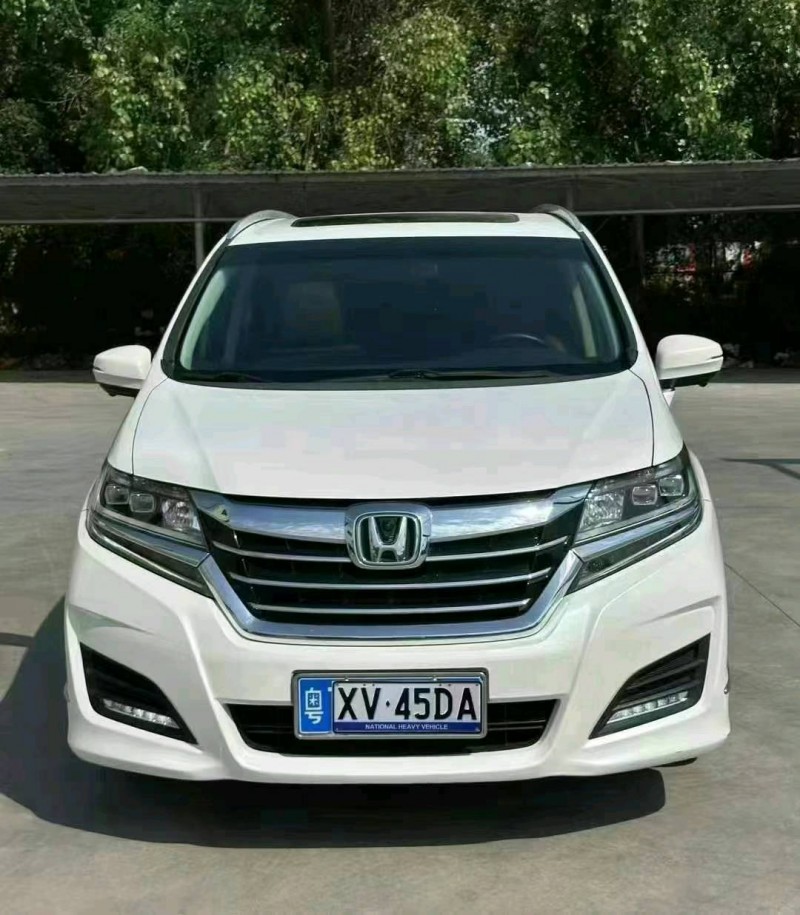 汕头17年本田艾力绅1