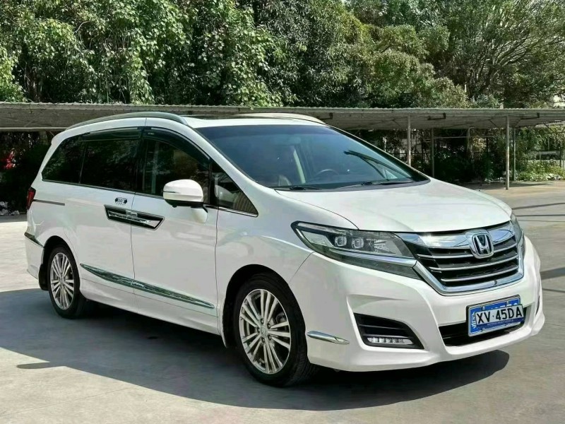 汕头17年本田艾力绅2