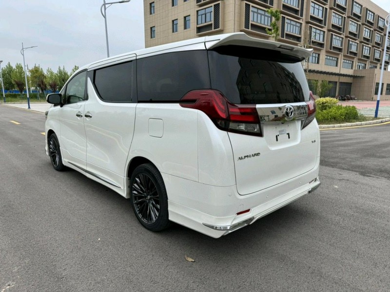 徐州16年丰田埃尔法8