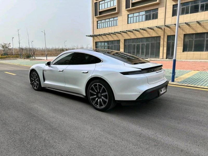 徐州22年保时捷Taycan7