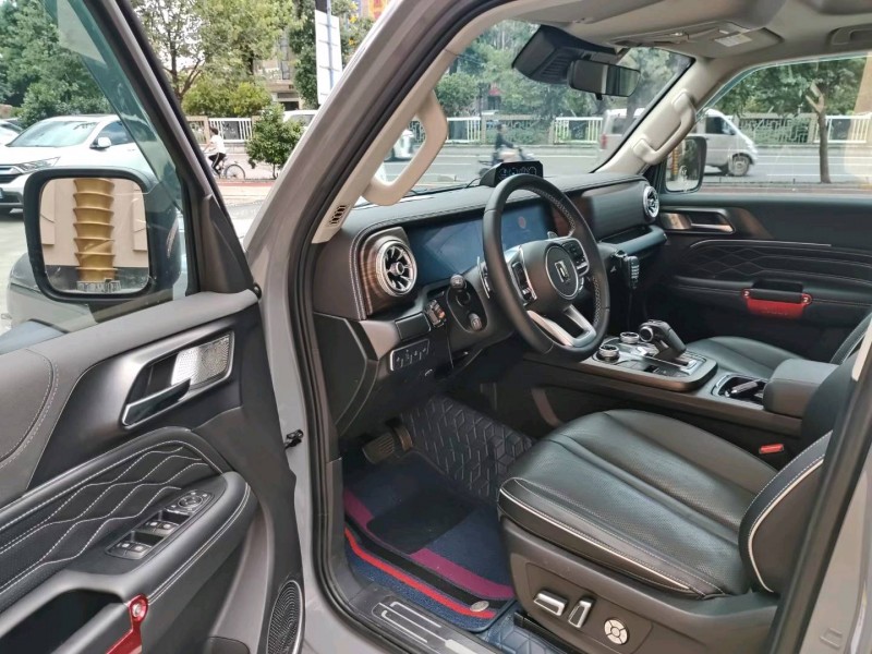 成都21年长城汽车坦克3004