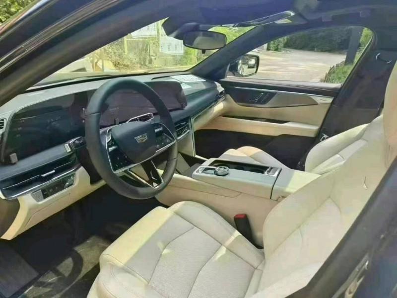 成都24年凯迪拉克CT67