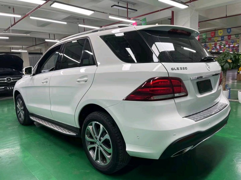 成都17年奔驰GLE9