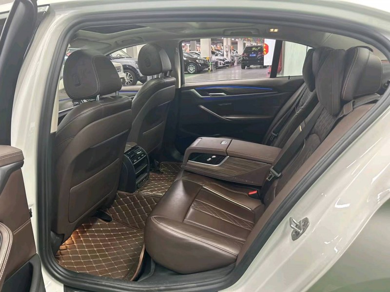 成都20年宝马5系4