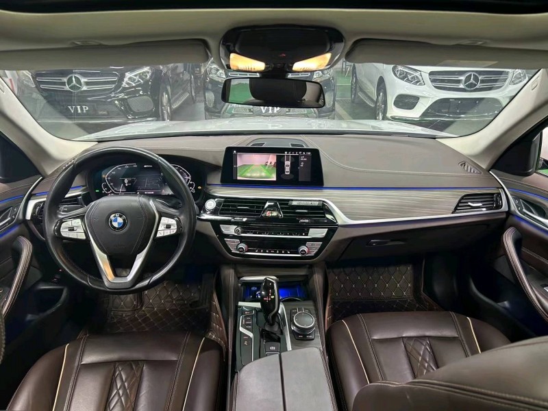 成都20年宝马5系6