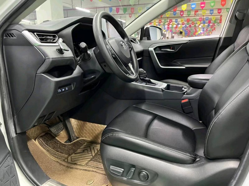 成都20年丰田RAV44