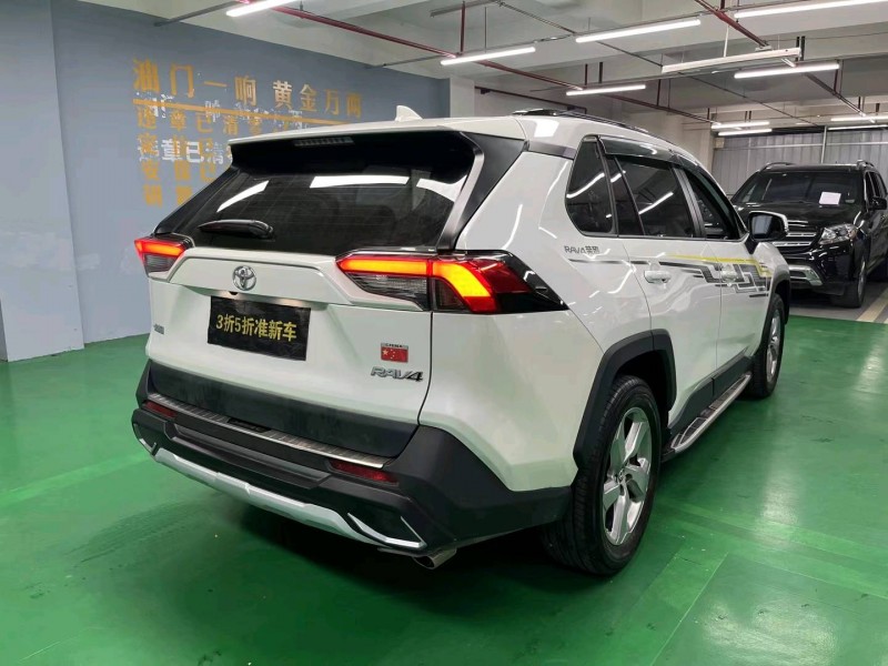 成都20年丰田RAV47