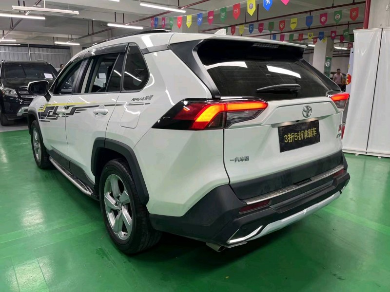 成都20年丰田RAV49