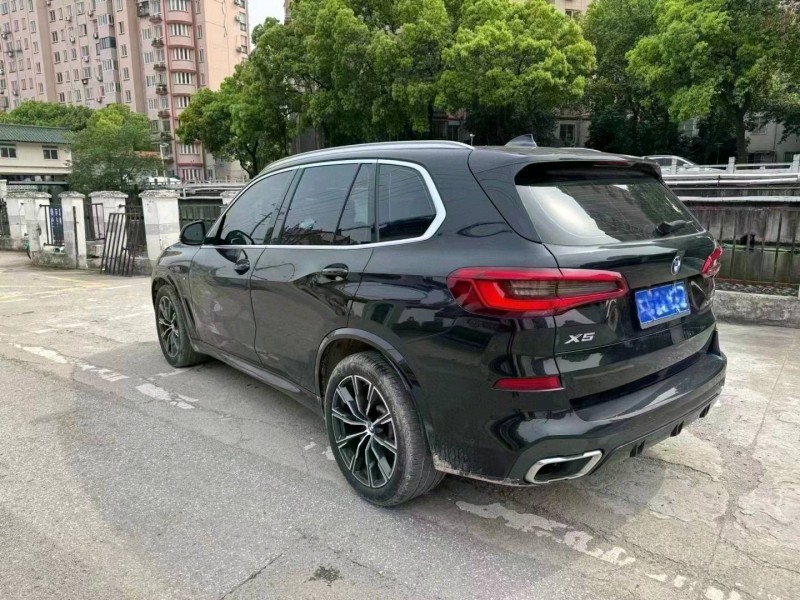 盐城19年宝马X56