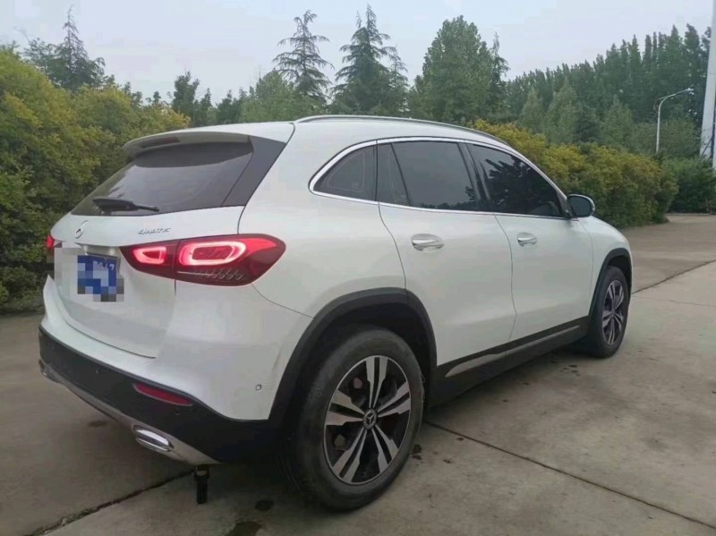 东营21年奔驰GLA5