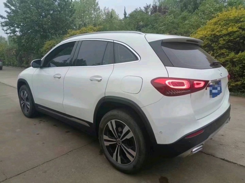 东营21年奔驰GLA8