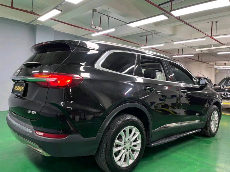 成都20年别克昂科旗7