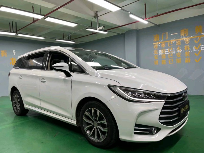 成都19年比亚迪宋MAX2