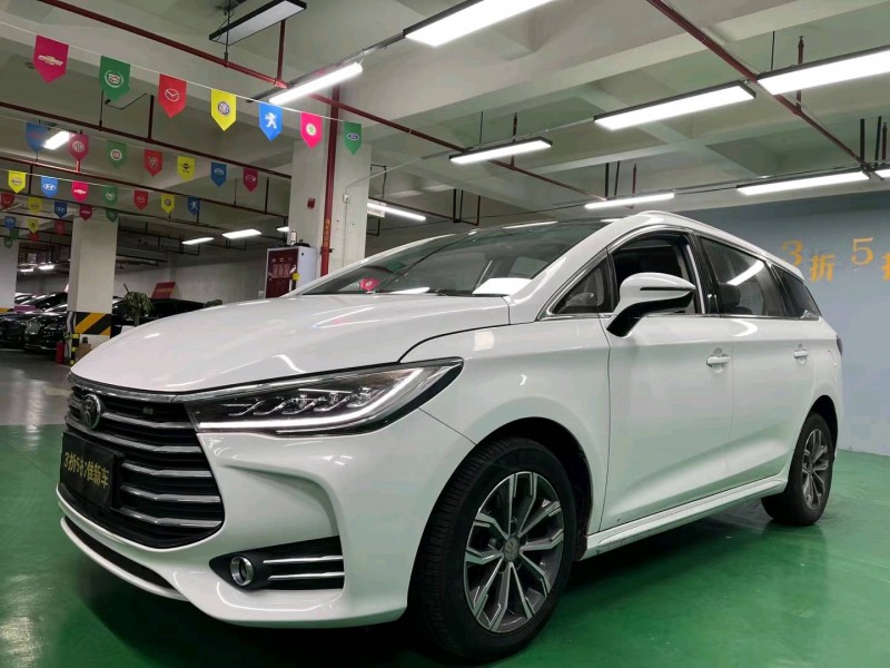 成都19年比亚迪宋MAX3