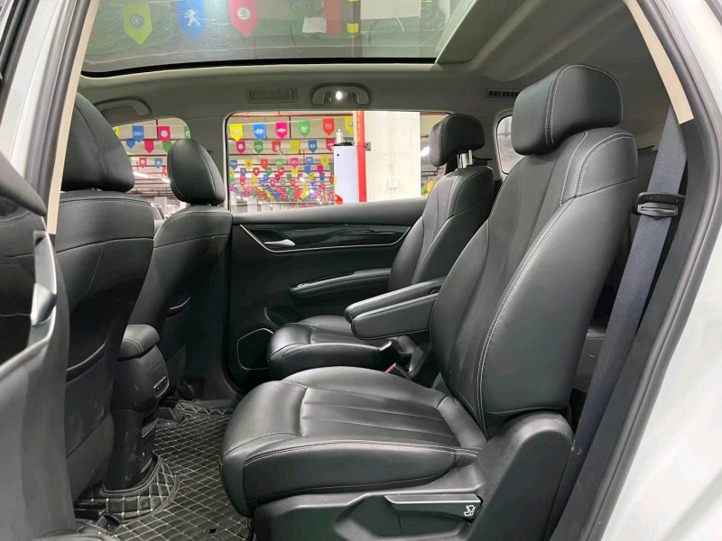 成都19年比亚迪宋MAX6