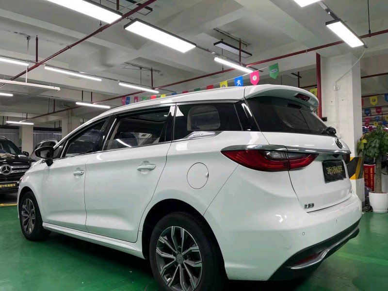 成都19年比亚迪宋MAX9