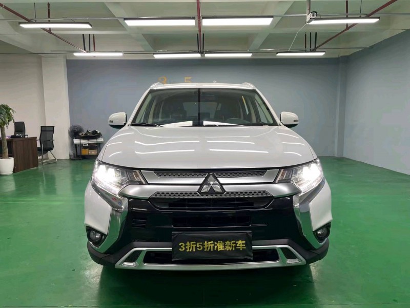 成都21年三菱欧蓝德1