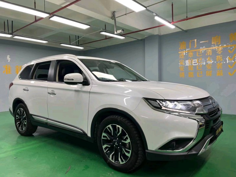 成都21年三菱欧蓝德2