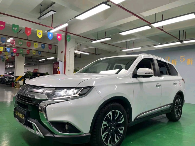 成都21年三菱欧蓝德3