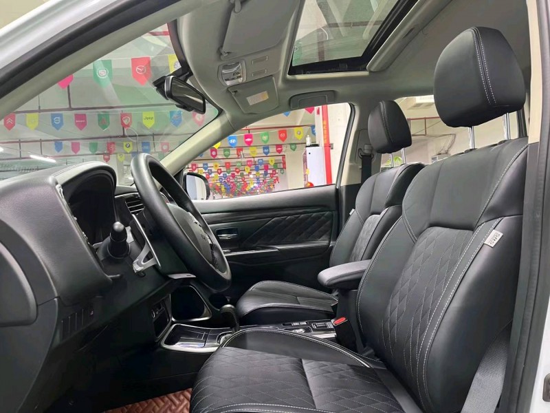 成都21年三菱欧蓝德4