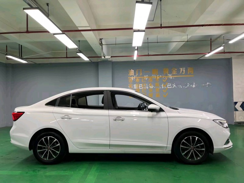 成都21年荣威i59