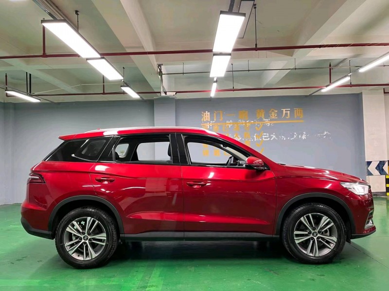 成都21年比亚迪宋8