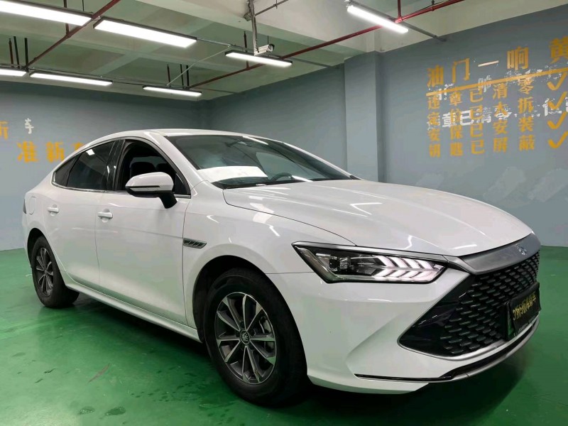 成都22年比亚迪秦2