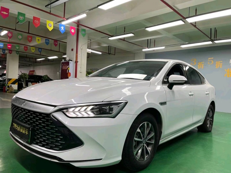 成都22年比亚迪秦3