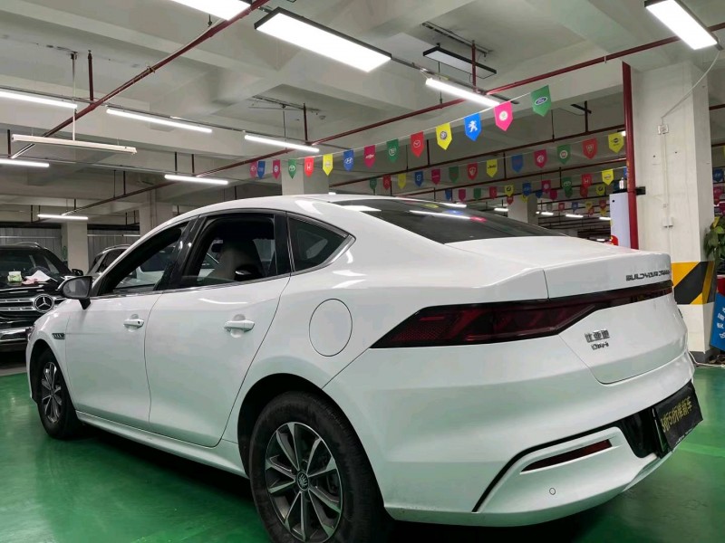 成都22年比亚迪秦9