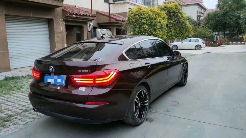 保定17年宝马5系GT3