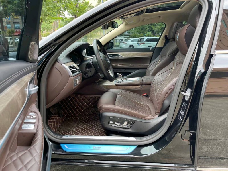 佛山21年宝马7系新能源4