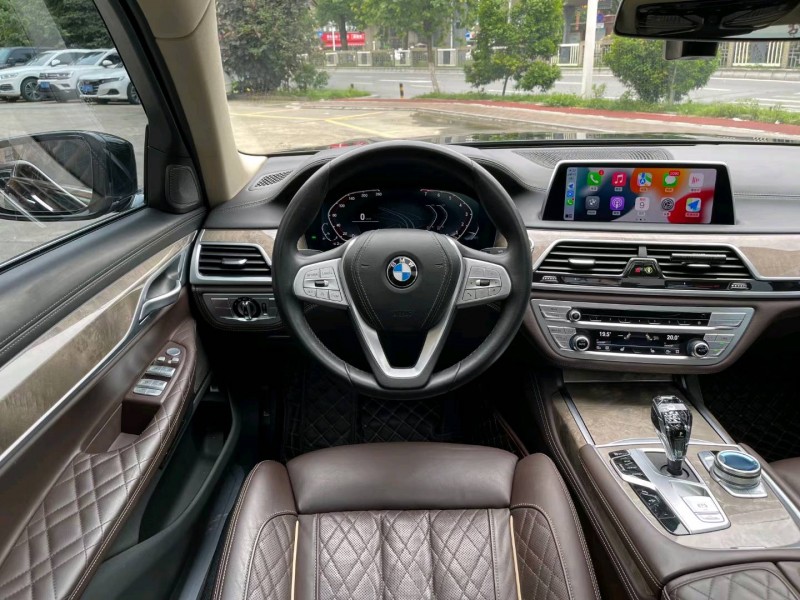 佛山21年宝马7系新能源8