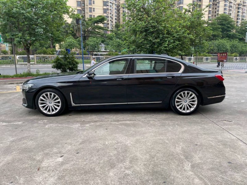 佛山19年宝马7系3
