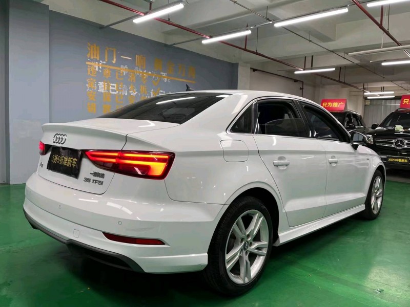 成都19年奥迪A36