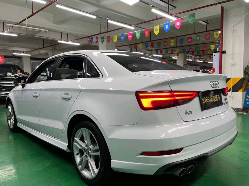 成都19年奥迪A38