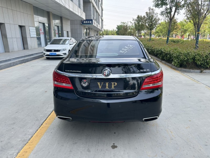 济宁15年别克君越9