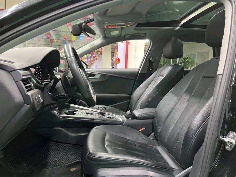 成都19年奥迪A4L4