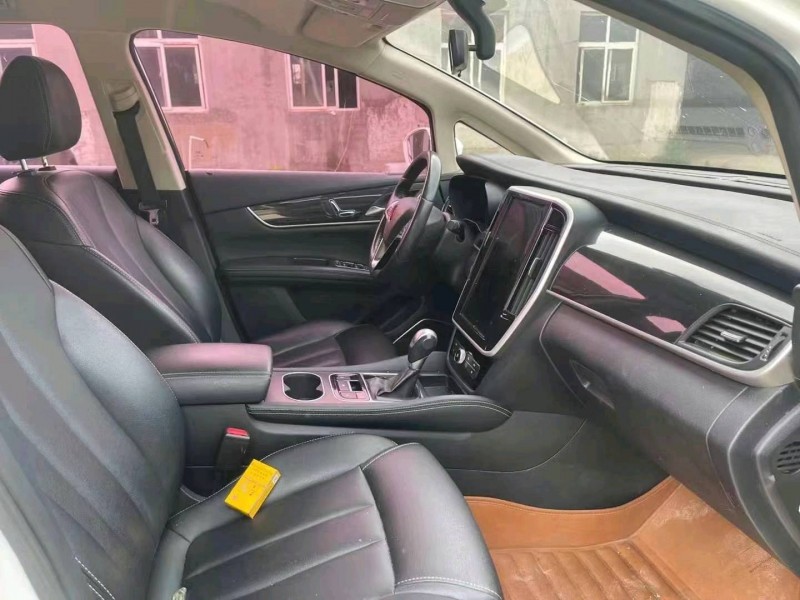 烟台18年比亚迪宋9