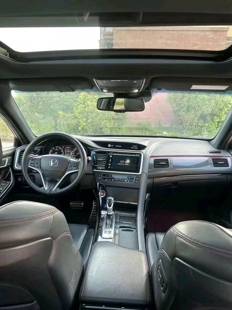 东营15年本田思铂睿3