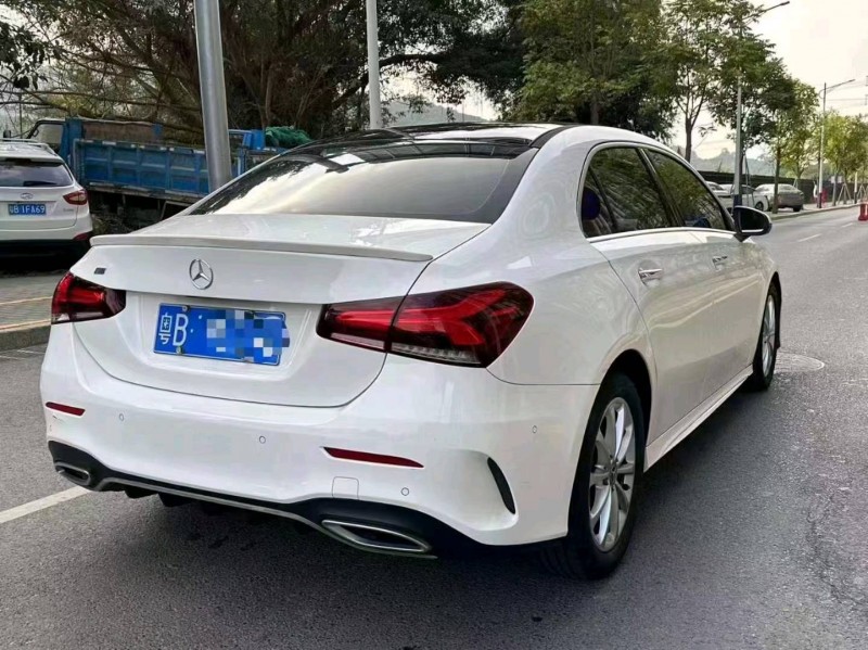 汕头19年奔驰A4