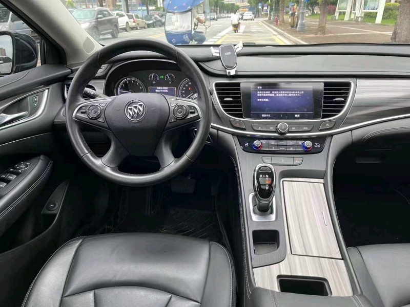 汕头20年别克君越3