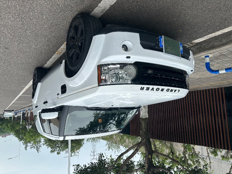 成都10年路虎发现2