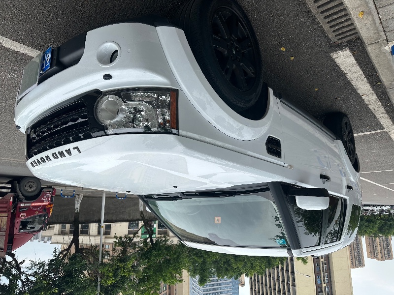 成都10年路虎发现4