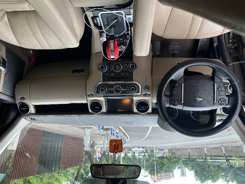 成都10年路虎发现5