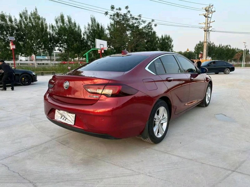 徐州18年别克君威8