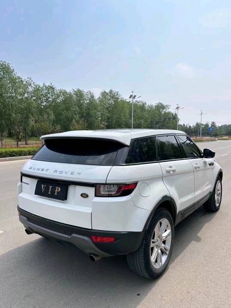 枣庄17年路虎极光9