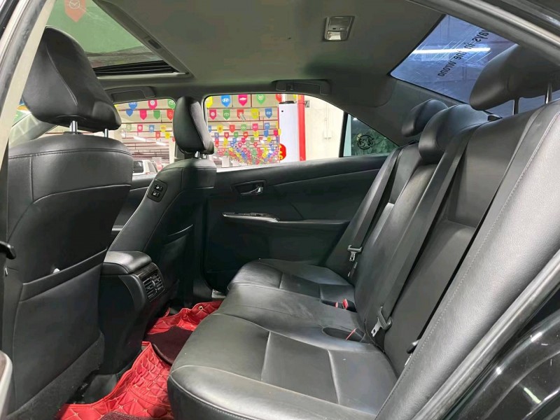 成都16年丰田凯美瑞5