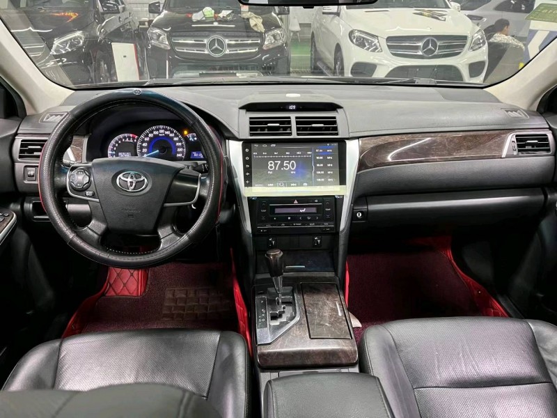 成都16年丰田凯美瑞6